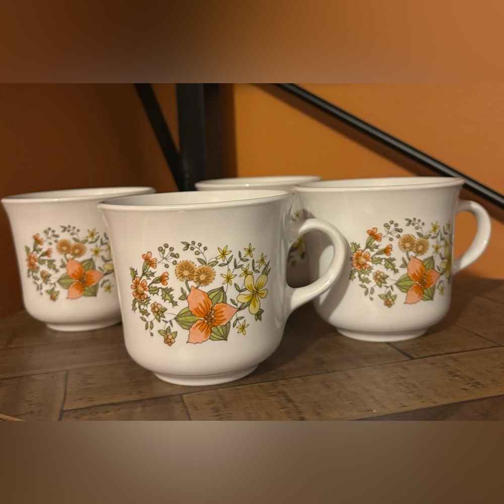 Vintage 1980s Corelle Indian Summer Set of 4 Coffee Mugs Tea Cups Orange‎ Green